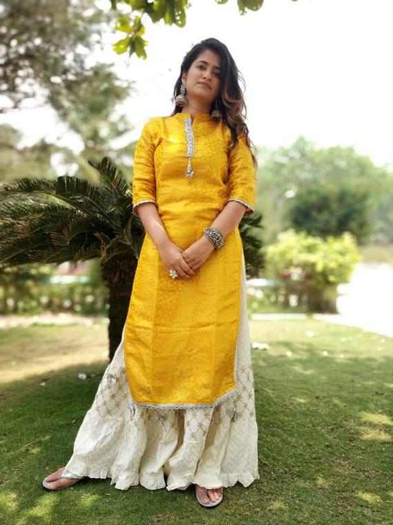 Beautiful Kurta set with superb color combination. | Indian designer outfits,  Combination dresses, Silk kurti designs